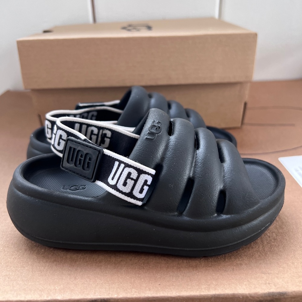 Ugg toddler Sandals